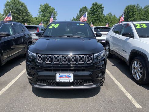 Used 2024 Jeep Compass Limited w/ High Altitude Package AWD/4WD image 2