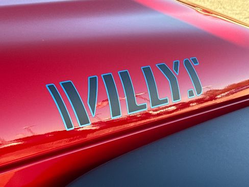 Used 2025 Jeep Wrangler Willys image 12