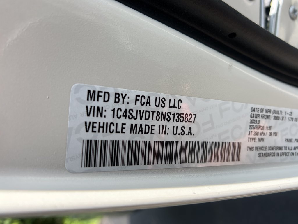 Used 2022 Jeep Wagoneer Series III AWD/4WD image 28