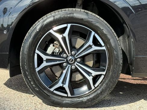 Used 2022 Volvo XC60 B5 Momentum image 26