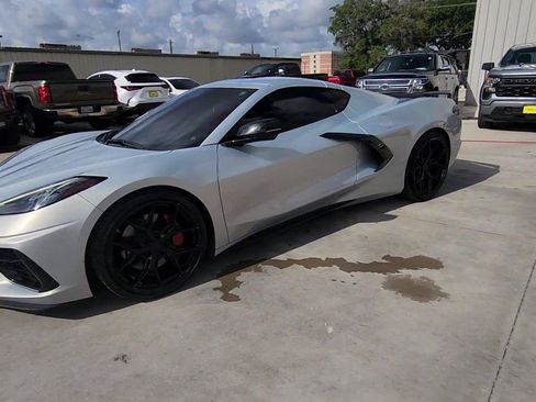 Used 2022 Chevrolet Corvette Stingray Preferred Cpe w/ Z51 Performance Package RWD image 4