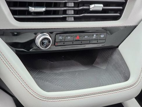Used 2026 Ford Explorer Active w/ Active Comfort Package RWD image 24