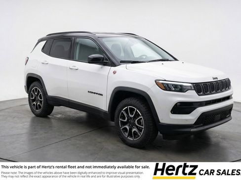 Used 2025 Jeep Compass Trailhawk AWD/4WD image 1