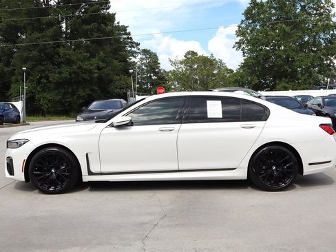 Used 2020 BMW 740i w/ M Sport Package RWD image 4