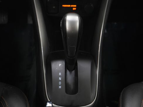 Used 2020 Chevrolet Trax LT w/ LT Convenience Package image 19