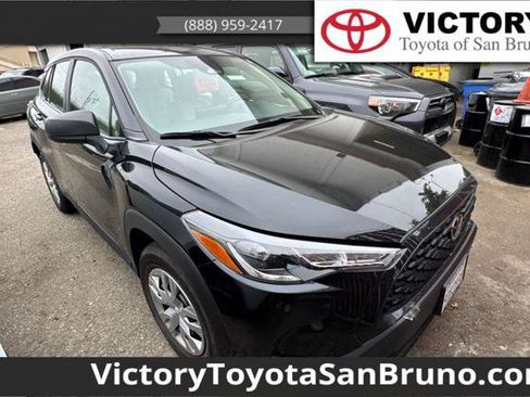 Certified 2025 Toyota Corolla Cross L AWD/4WD image 1