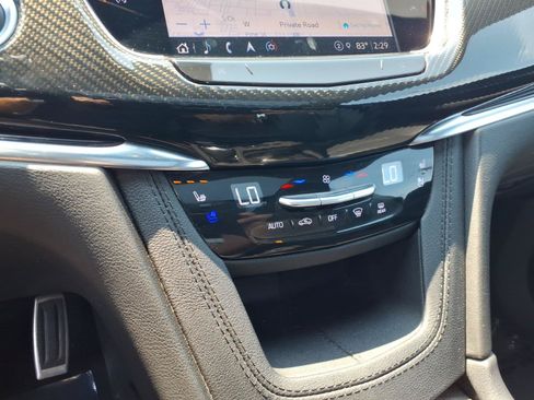 Certified 2023 Cadillac XT6 Sport w/ Technology Package AWD/4WD image 31