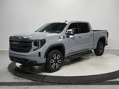 Used 2024 GMC Sierra 1500 AT4 w/ Technology Package AWD/4WD image 3