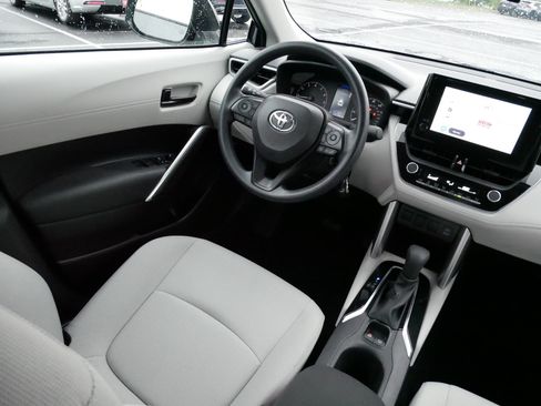 Certified 2023 Toyota Corolla Cross L AWD/4WD image 9
