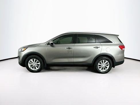 Used 2016 Kia Sorento FWD w/ LX Convenience Package image 4