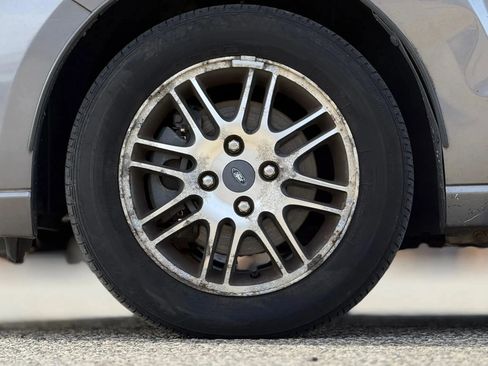 Used 2010 Ford Focus SE image 28