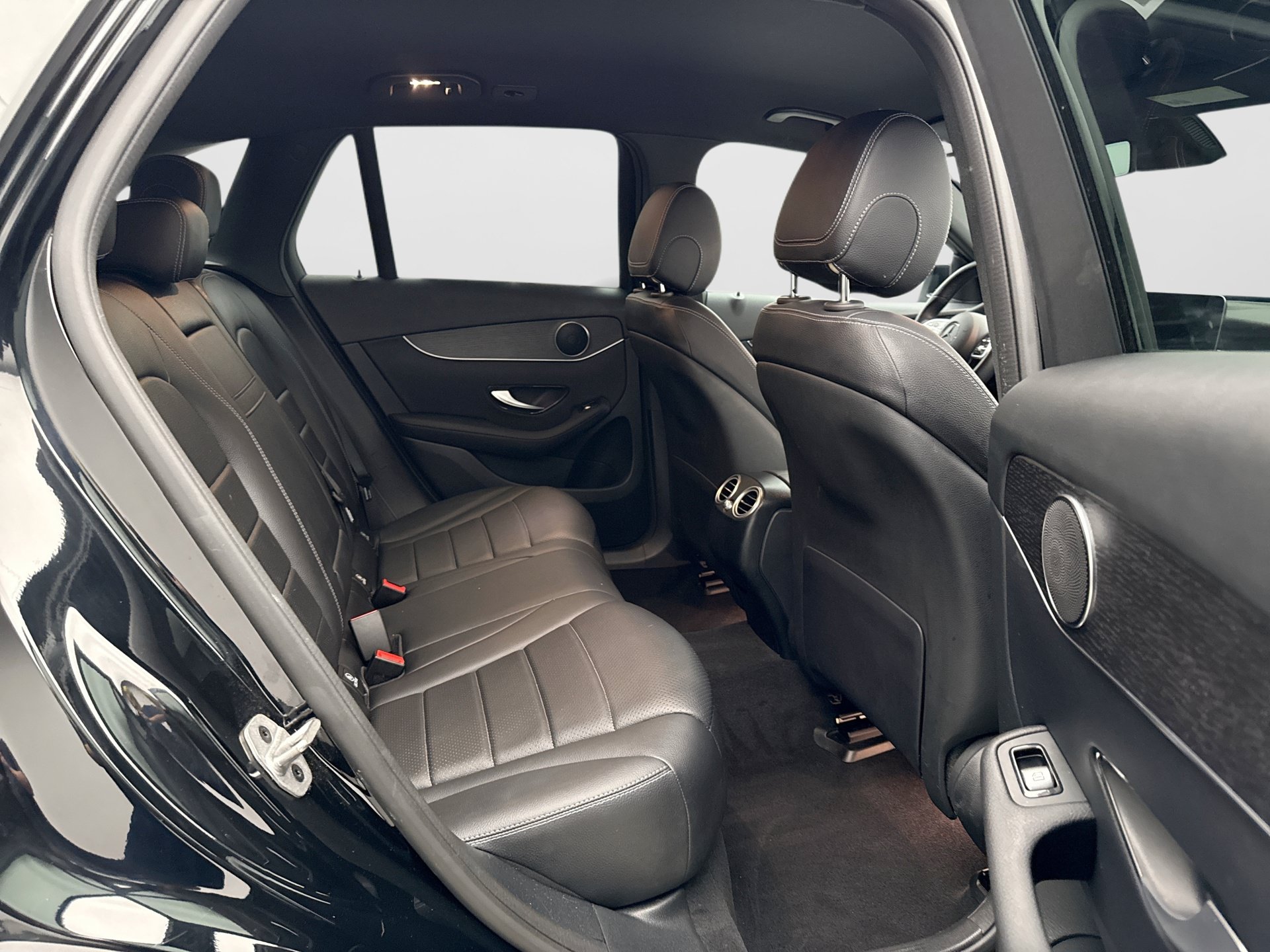 Used 2022 Mercedes-Benz GLC 300 4MATIC image 10