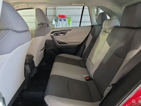 Used 2019 Toyota RAV4 XLE w/ Convenience Package AWD/4WD image 9
