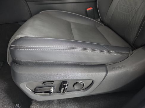 Used 2024 Lexus GX 550 w/ Cold Area Package AWD/4WD image 29