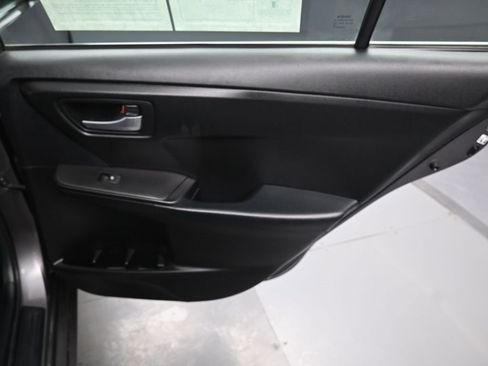 Used 2016 Toyota Camry LE image 23