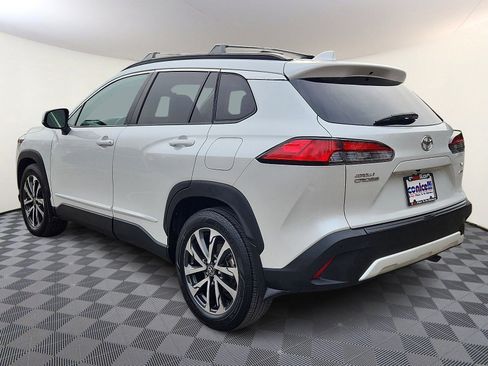 Certified 2023 Toyota Corolla Cross XLE image 4