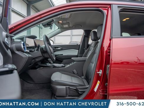 Used 2024 Chevrolet Trax LT w/ Driver Confidence Package image 5
