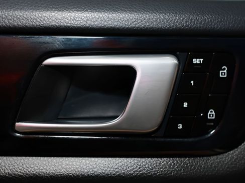 Used 2021 Porsche Cayenne S w/ Premium Package Plus image 50