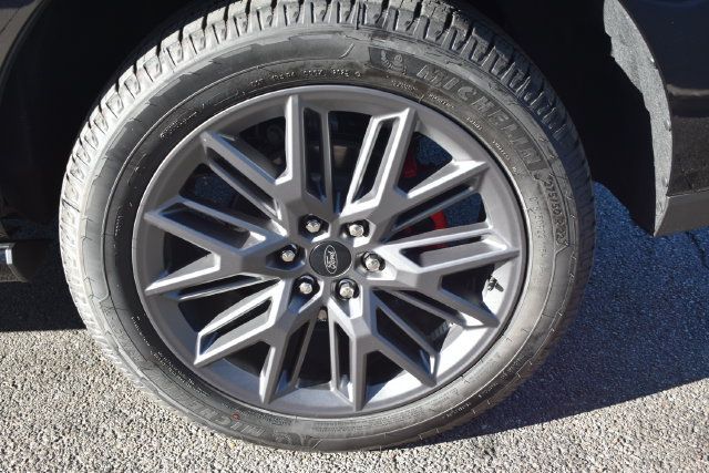 Used 2025 Ford Expedition Platinum w/ Stealth Performance Package AWD/4WD image 61