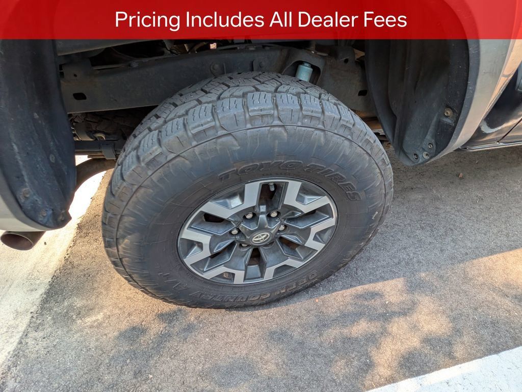 Used 2019 Toyota Tacoma TRD Off-Road AWD/4WD image 9