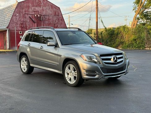 Used 2015 Mercedes-Benz GLK 350 4MATIC image 2