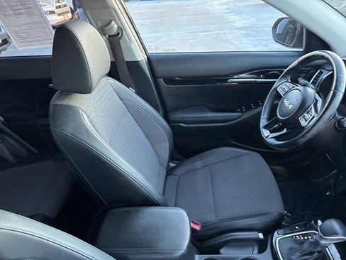 Used 2023 Kia Seltos S image 11