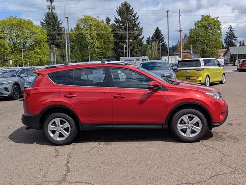 Used 2013 Toyota RAV4 XLE image 6