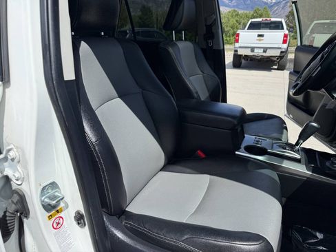 Used 2015 Toyota 4Runner SR5 Premium AWD/4WD image 27