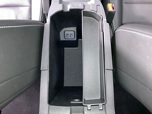Used 2024 GMC Terrain SLT AWD/4WD image 14