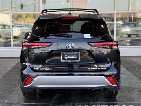 New 2026 Toyota Highlander Platinum image 10