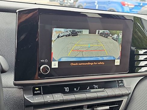 Used 2025 Toyota Camry SE image 18