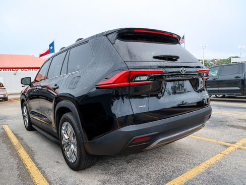 Used 2024 Toyota Grand Highlander Platinum AWD/4WD image 10