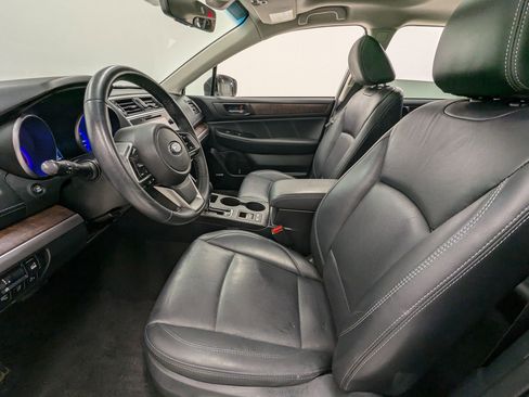 Used 2019 Subaru Outback 2.5i Limited w/ Popular Package #2 image 4