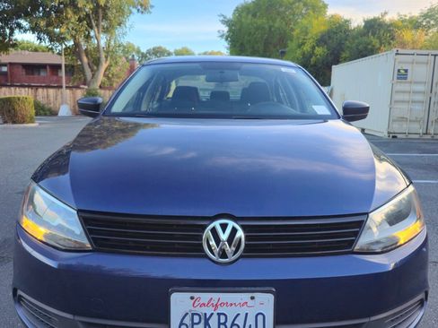 Used 2011 Volkswagen Jetta Sedan FWD image 1