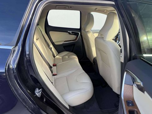 Used 2017 Volvo XC60 T6 Inscription w/ Climate Package image 13