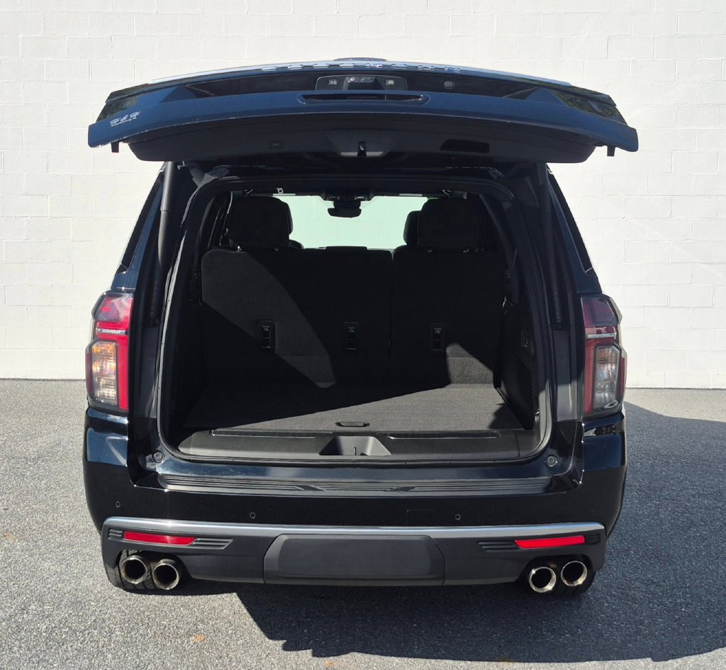 Used 2024 Chevrolet Suburban High Country AWD/4WD image 19