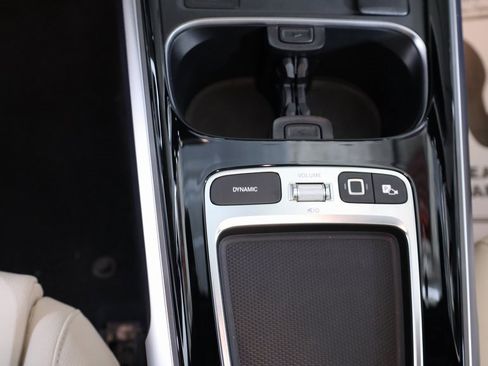 Certified 2025 Mercedes-Benz GLB 250 4MATIC image 16