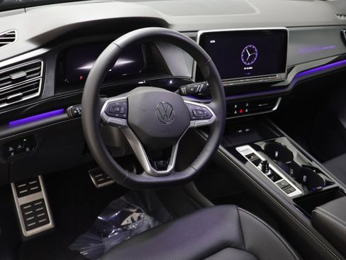 Used 2025 Volkswagen Atlas Cross Sport SEL R-Line image 6