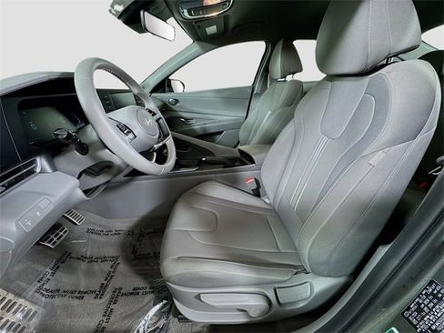 Certified 2025 Hyundai Elantra Sport image 17
