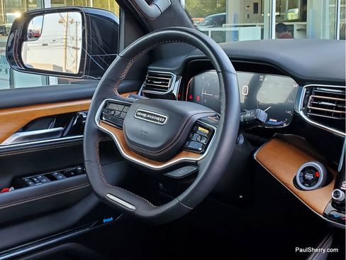 Used 2024 Jeep Grand Wagoneer L Series III image 34