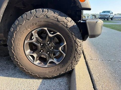 Used 2017 Jeep Wrangler Unlimited Sport w/ Quick Order Package 24S AWD/4WD image 10
