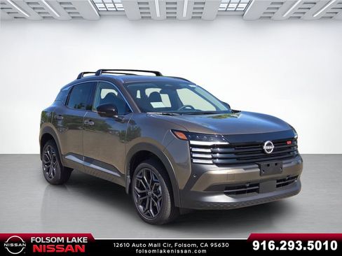 New 2026 Nissan Kicks SR FWD image 1