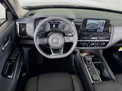 New 2025 Nissan Pathfinder SL image 23