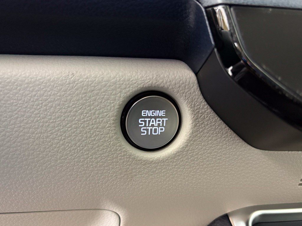 New 2026 Kia Carnival EX FWD image 23