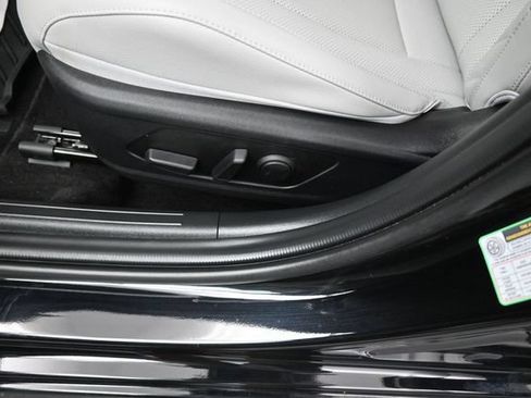 Used 2024 Hyundai Elantra Limited FWD image 28