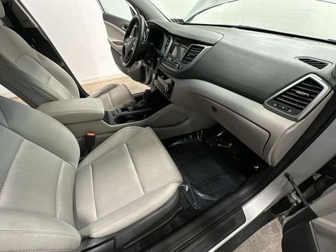 Used 2017 Hyundai Tucson SE image 17