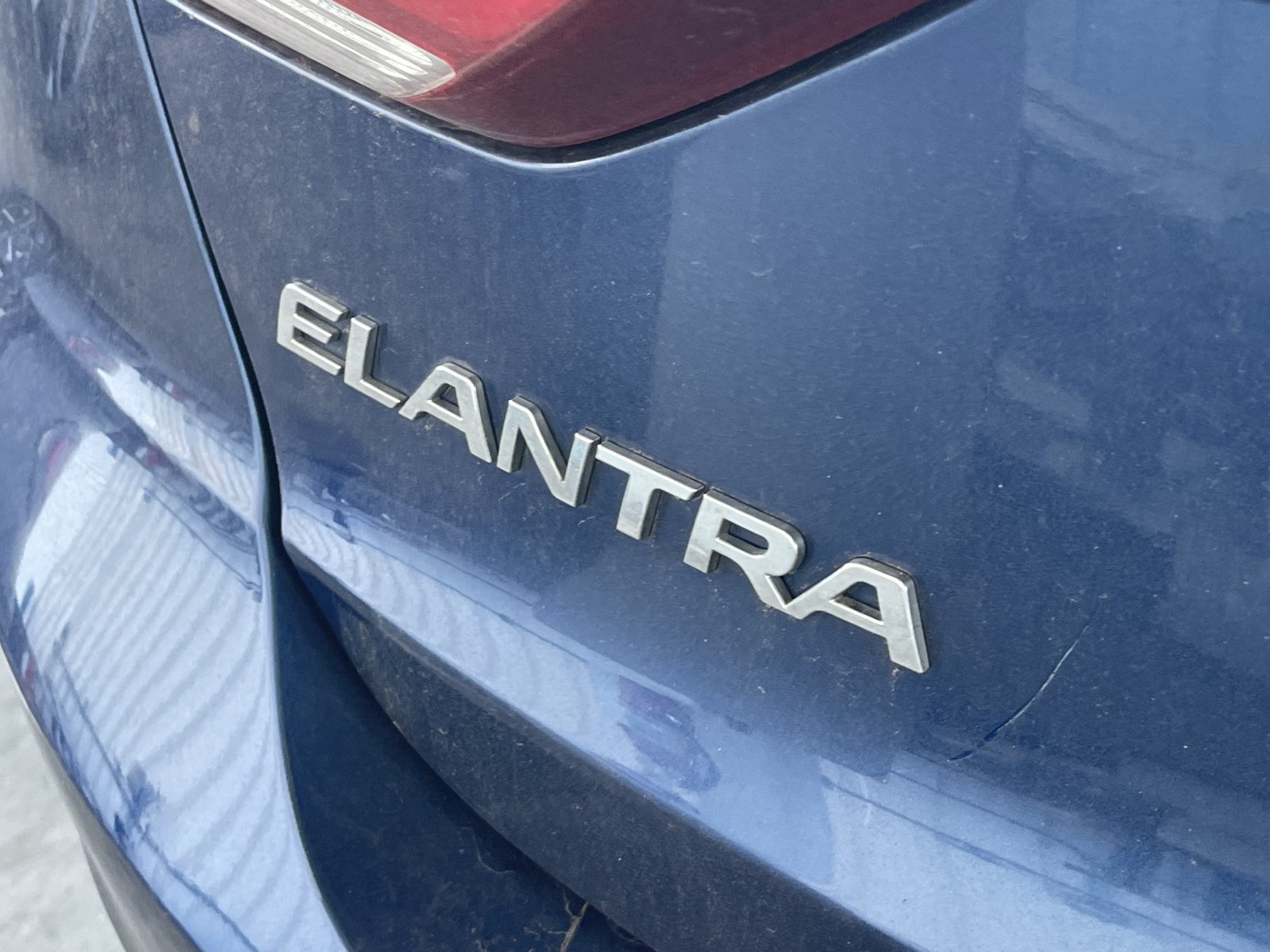 Used 2017 Hyundai Elantra SE FWD image 5