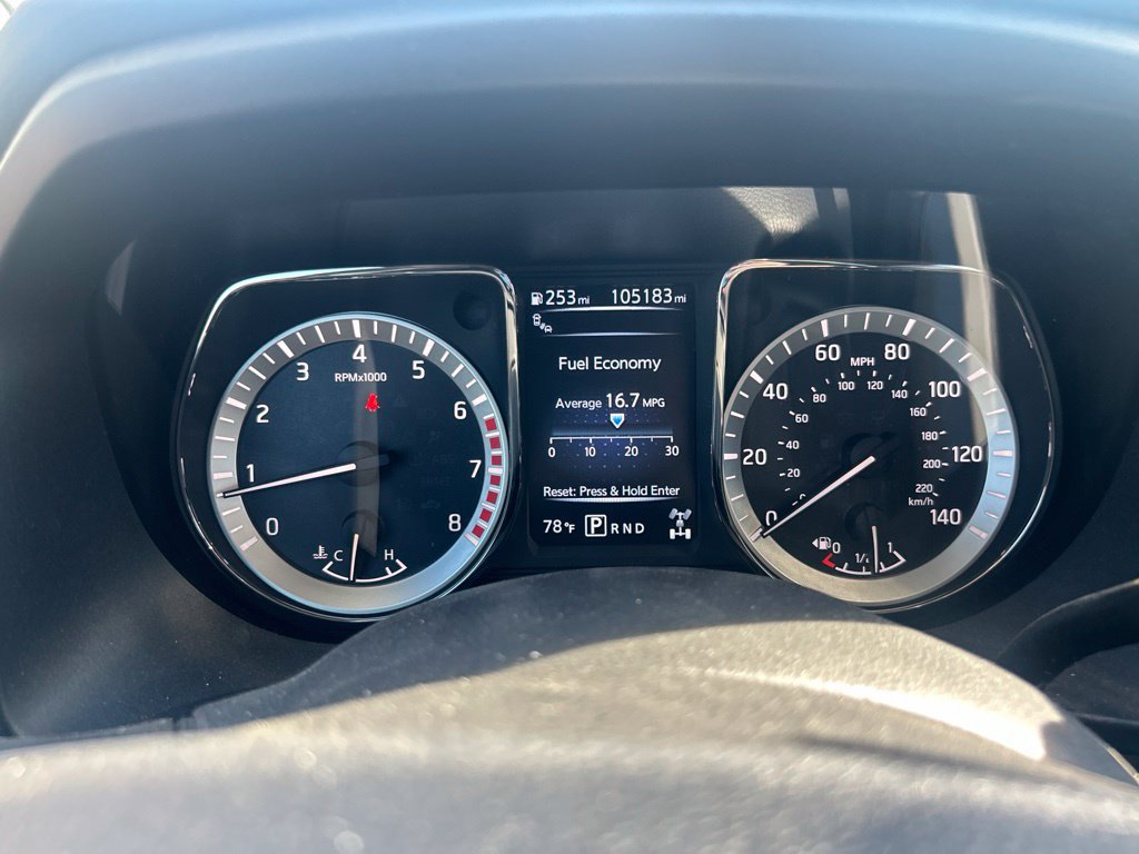 Used 2018 Nissan Titan SV w/ SV Convenience Package AWD/4WD image 23
