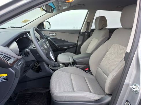 Used 2019 Hyundai Santa Fe XL SE image 18