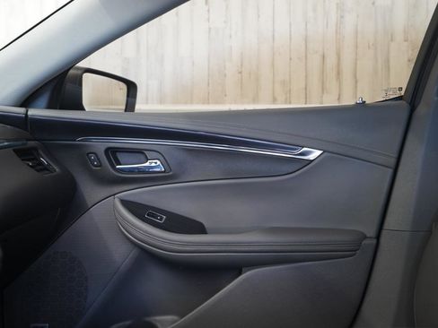 Used 2017 Chevrolet Impala LT w/ Leather Package FWD image 31